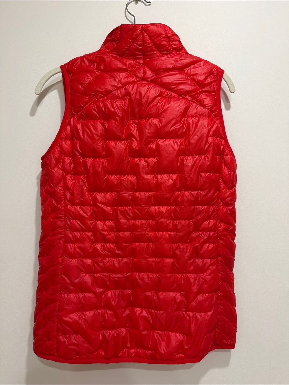 Patagonia women's Red Quilted Down Vest - Picture 3 of 3